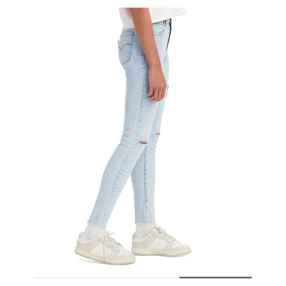 NWT Levi's 720 High-Rise Super Skinny Jeans Light Wash Stretch Womens 33/16 - Picture 3 of 4